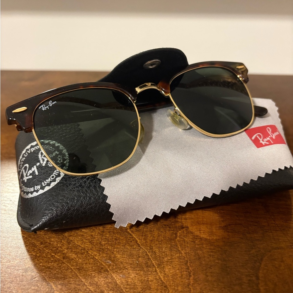 Ray-Ban Tortoise Frame with Gold Trim Sunglasses